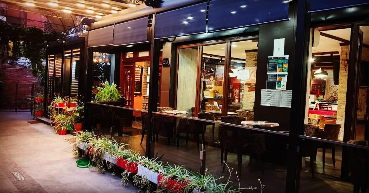 Hotel Livia 티라나 외부 사진