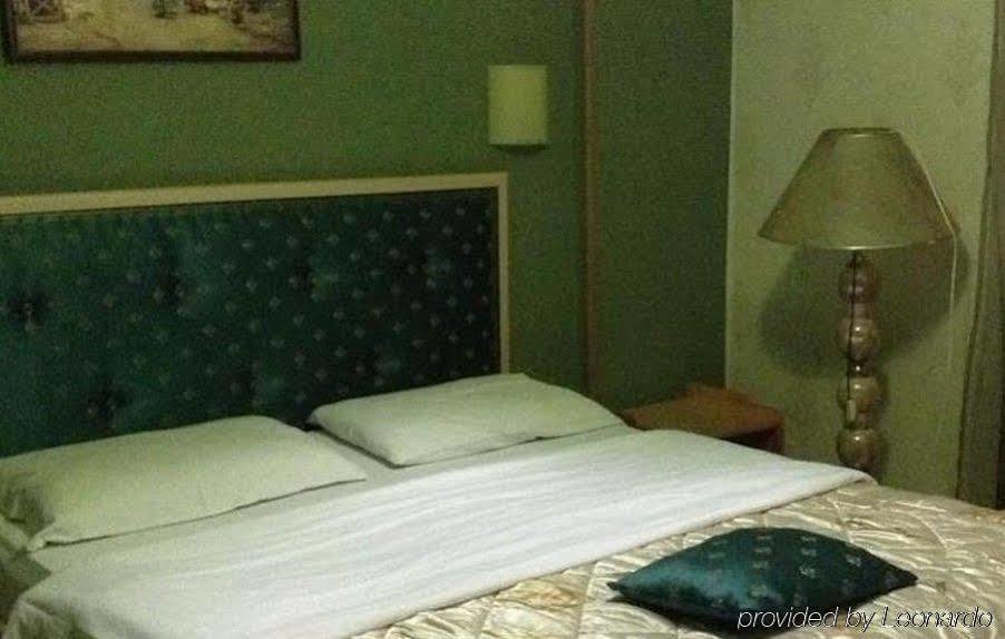 Hotel Livia 티라나 외부 사진
